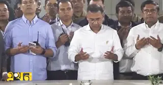 বাবা-মা’র কবর জিয়ারতে নির্বাচনি প্রচারণা শেষ করলেন তারেক রহমান